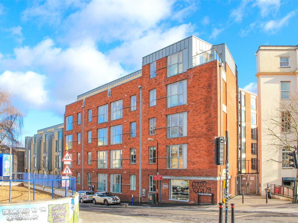 2 bed flat to rent in Armidale Place, Montpelier, Bristol BS6, £1,400