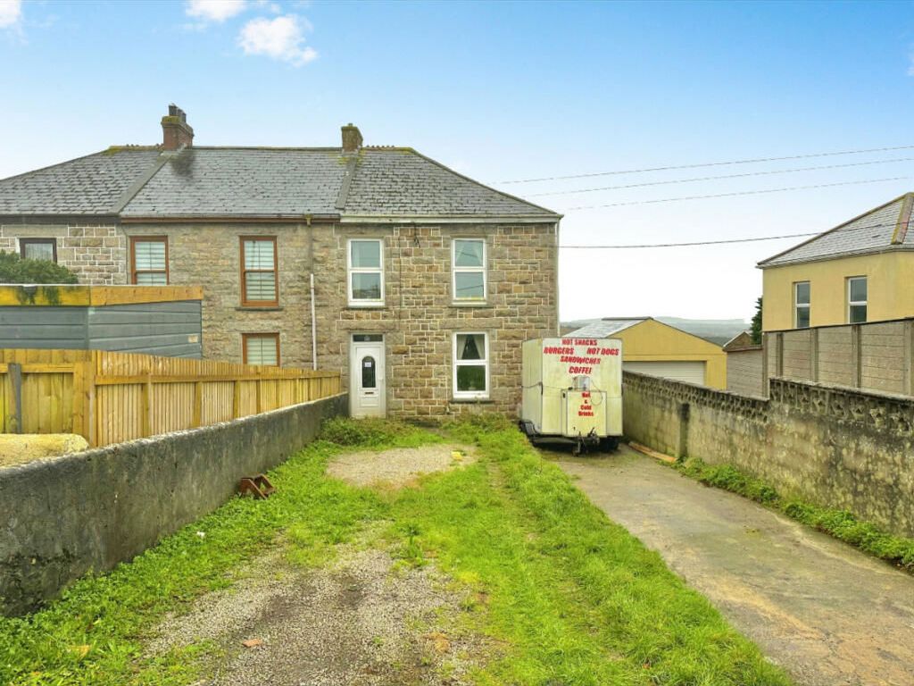 3 bed terraced house for sale in Cadogan Road, Beacon, Camborne TR14, £