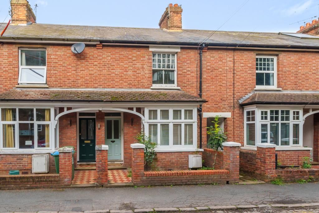 2 bed terraced house for sale in Alexander Road, Aylesbury HP20, £