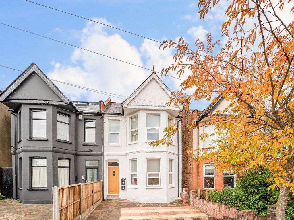 2 bed flat for sale in Salisbury Road, HarrowOnTheHill, Harrow HA1