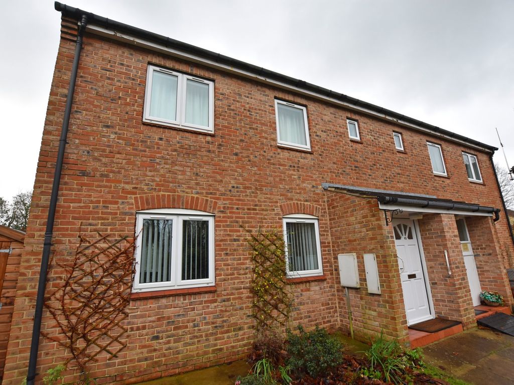 2 bed flat for sale in Danes Dyke, Newby, Scarborough YO12, £100,000