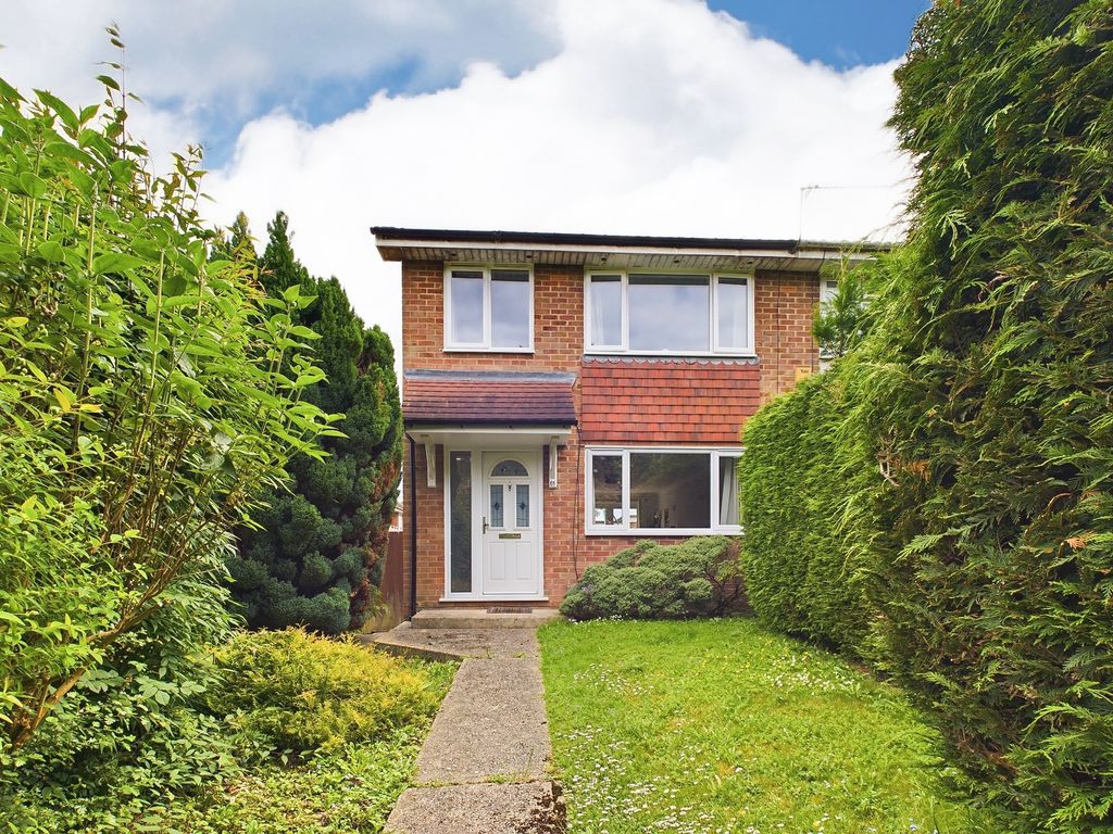 3 bed semidetached house for sale in Borodin Close, Brighton Hill