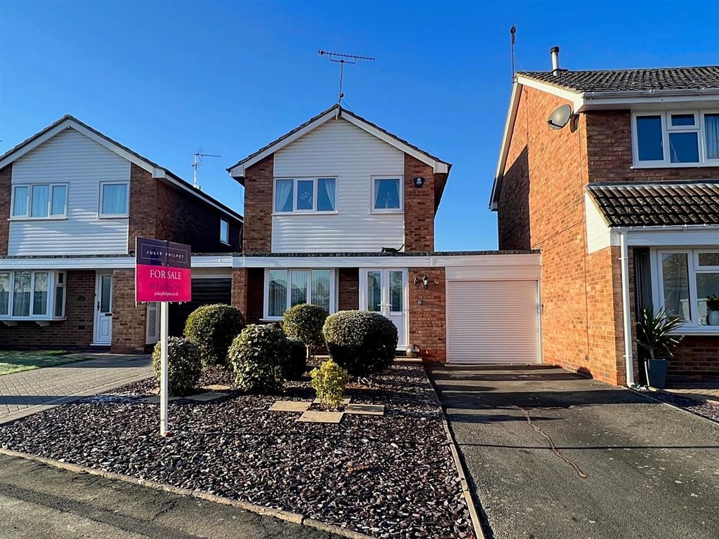 3 bed semidetached house for sale in Hebden Avenue, Warwick CV34 Zoopla