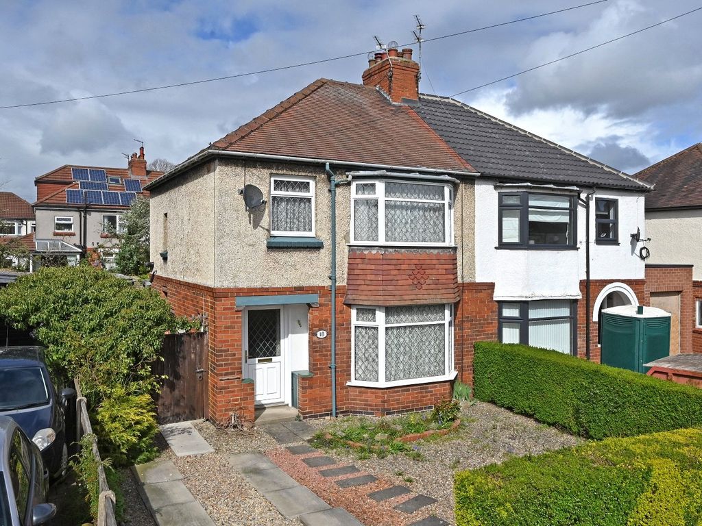 3 bed semidetached house for sale in Avenue, Tadcaster Road