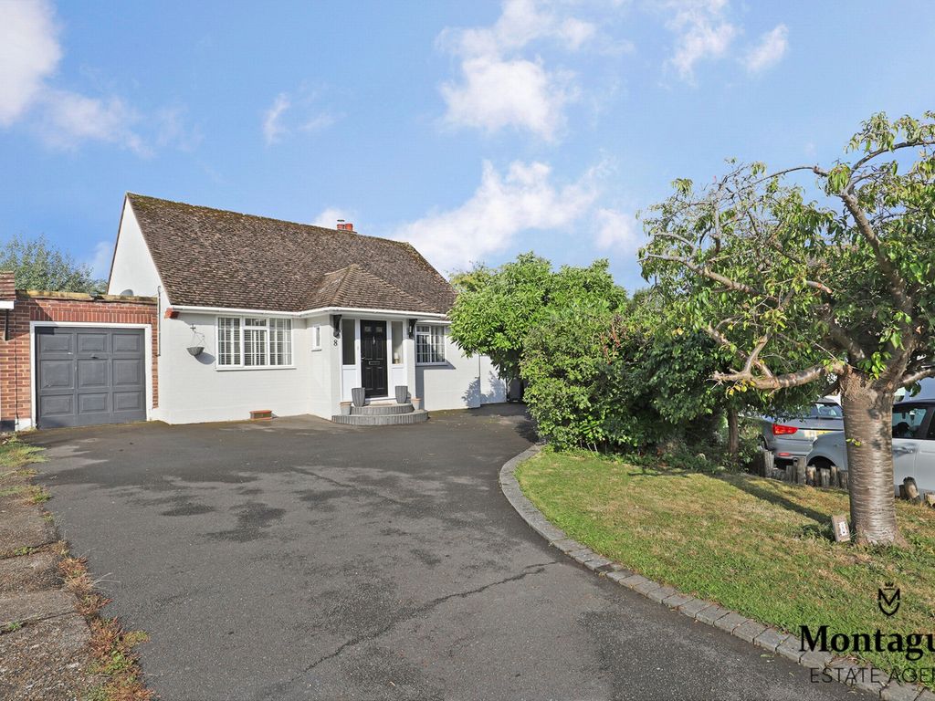 2 bed bungalow for sale in Green Walk, Ongar CM5, £625,000 Zoopla