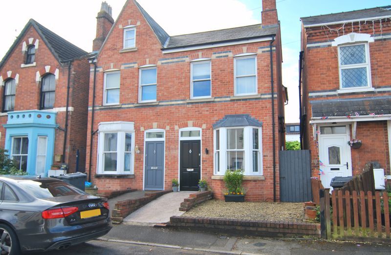 3 bed semidetached house for sale in Edwy Parade, Kingsholm