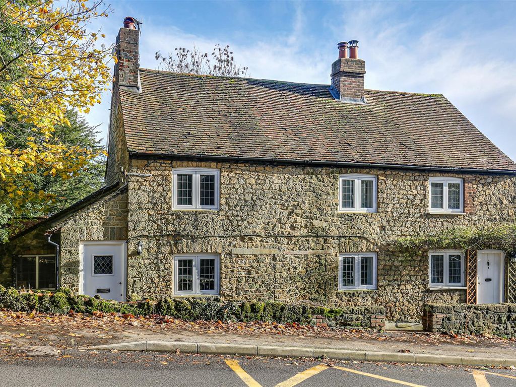 3 bed semidetached house for sale in Main Road, Crockham Hill