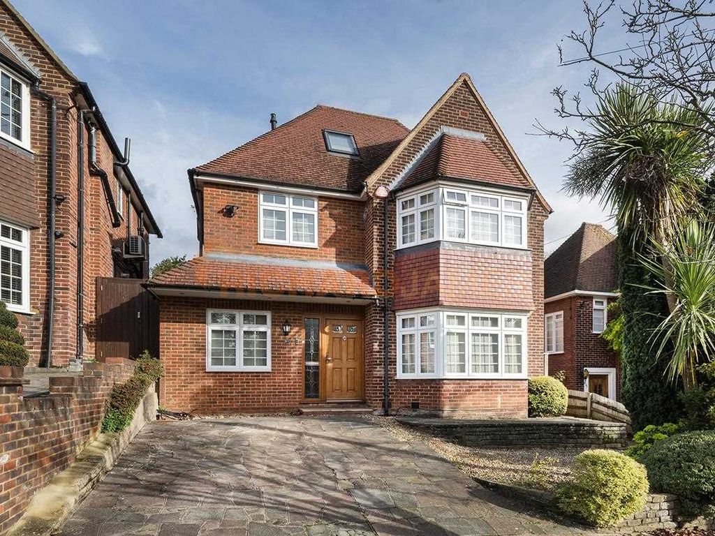 4 bed detached house for sale in Sunnyfield, London NW7 Zoopla