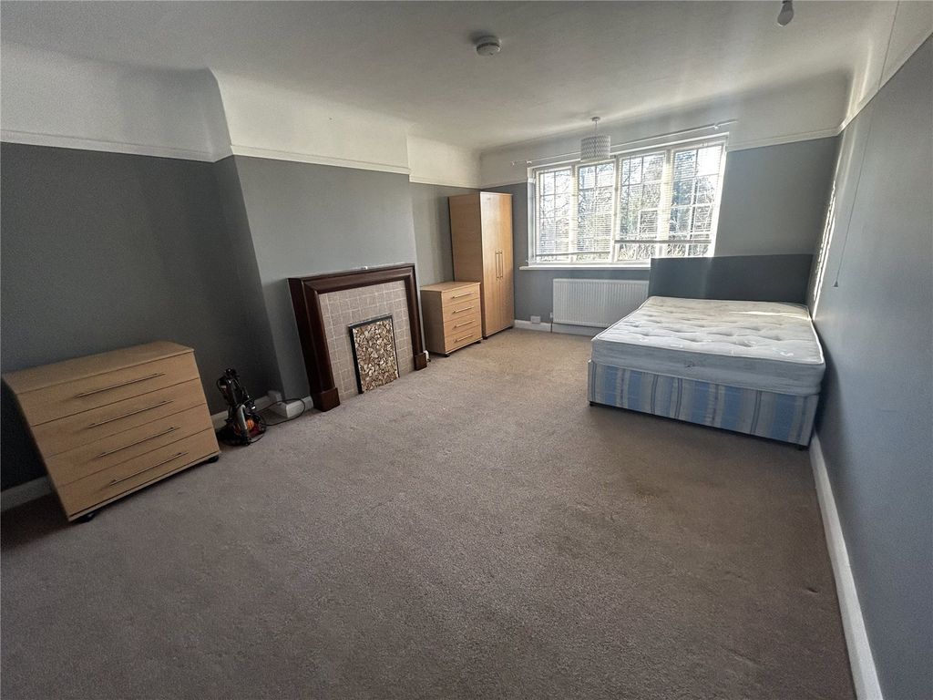 Room to rent in Bromley Common, Bromley BR2, £925 pcm Zoopla