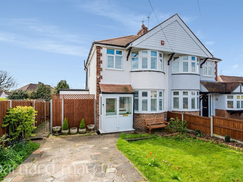 3 bed semidetached house for sale in Firswood Avenue, Stoneleigh