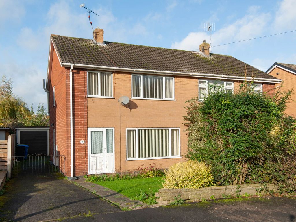 3 bed semidetached house for sale in Avondale Road, Inkersall S43, £