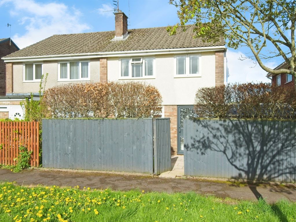 3 bed semidetached house for sale in Pilton Vale, Newport NP20, £