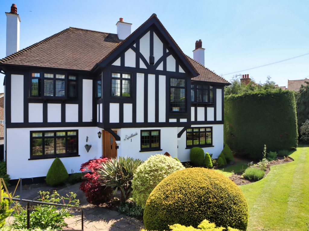 4 bed detached house for sale in Parrock Avenue, Gravesend, Kent DA12, £925,000 Zoopla