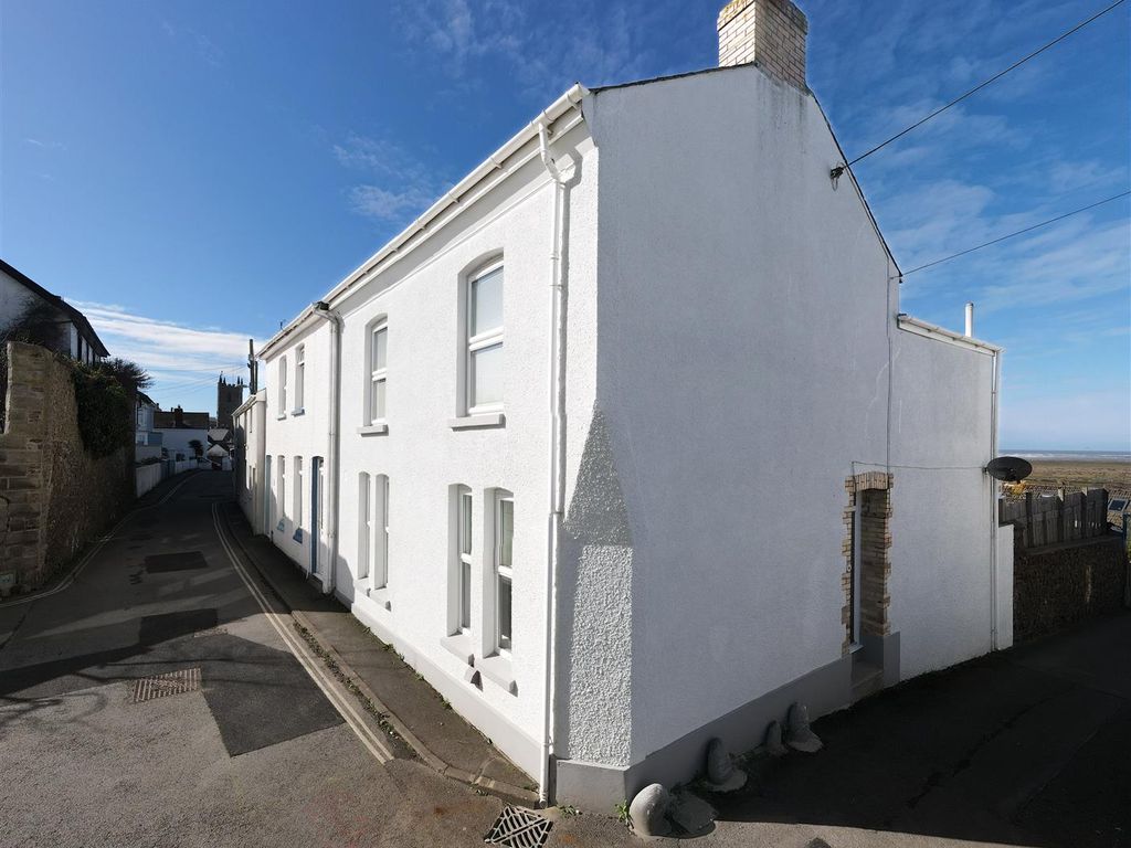 3 bed end terrace house for sale in North Street, Northam, Bideford