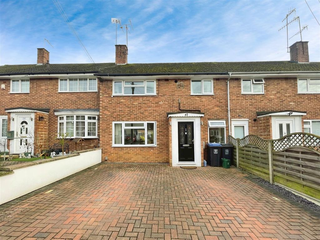 3 bed property for sale in Chaulden Terrace, Hemel Hempstead HP1, £