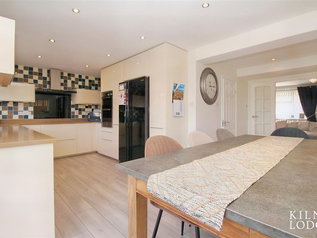 4 bed end terrace house for sale in Grampian Grove, Chelmsford CM1, £