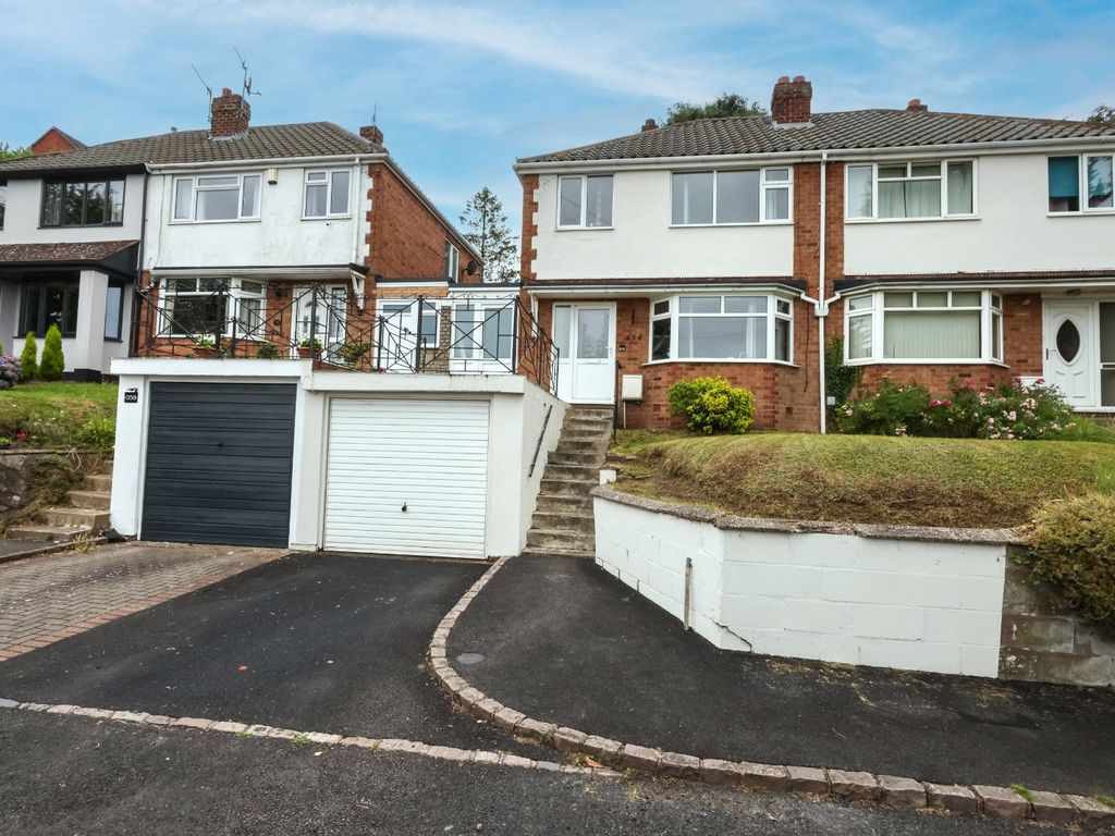3 bed semidetached house for sale in Birmingham Road, Lickey End