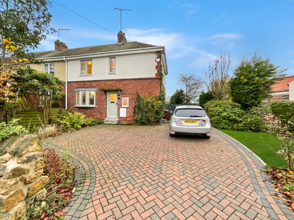 3 bed semidetached house for sale in Common Road, Thorpe Salvin S80