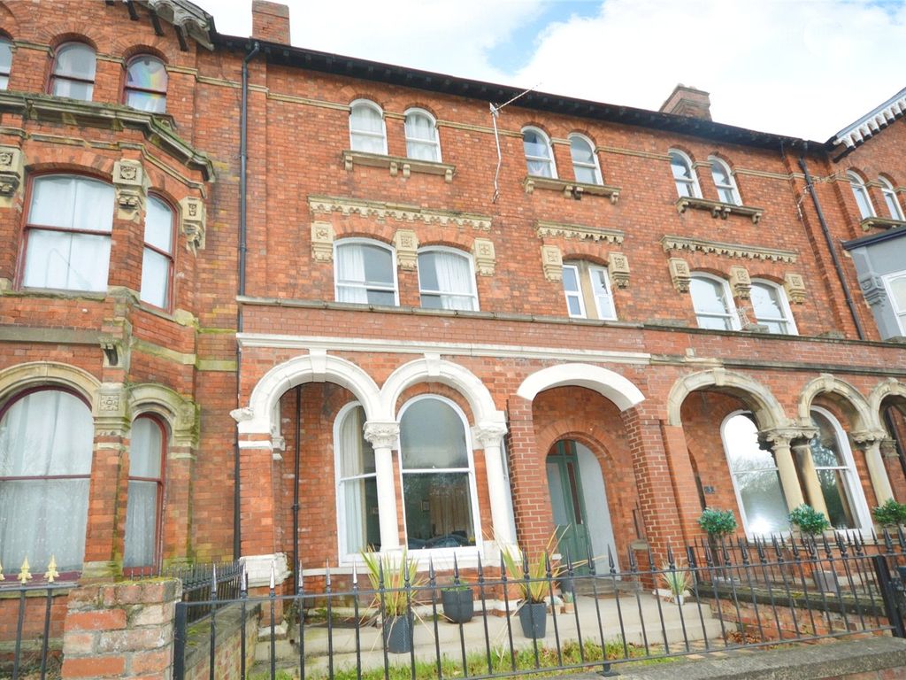 6 bed terraced house for sale in St. Catherines, Lincoln, Lincolnshire