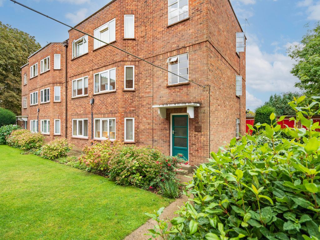 2 bed flat for sale in Abbey Court, Bracondale, Norwich NR1, £170,000