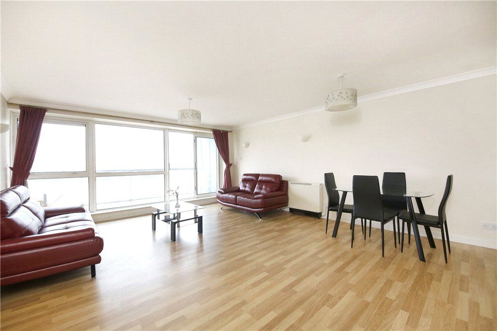 2 bed flat to rent in Arnhem Wharf, Arnhem Place, Canary Wharf, London