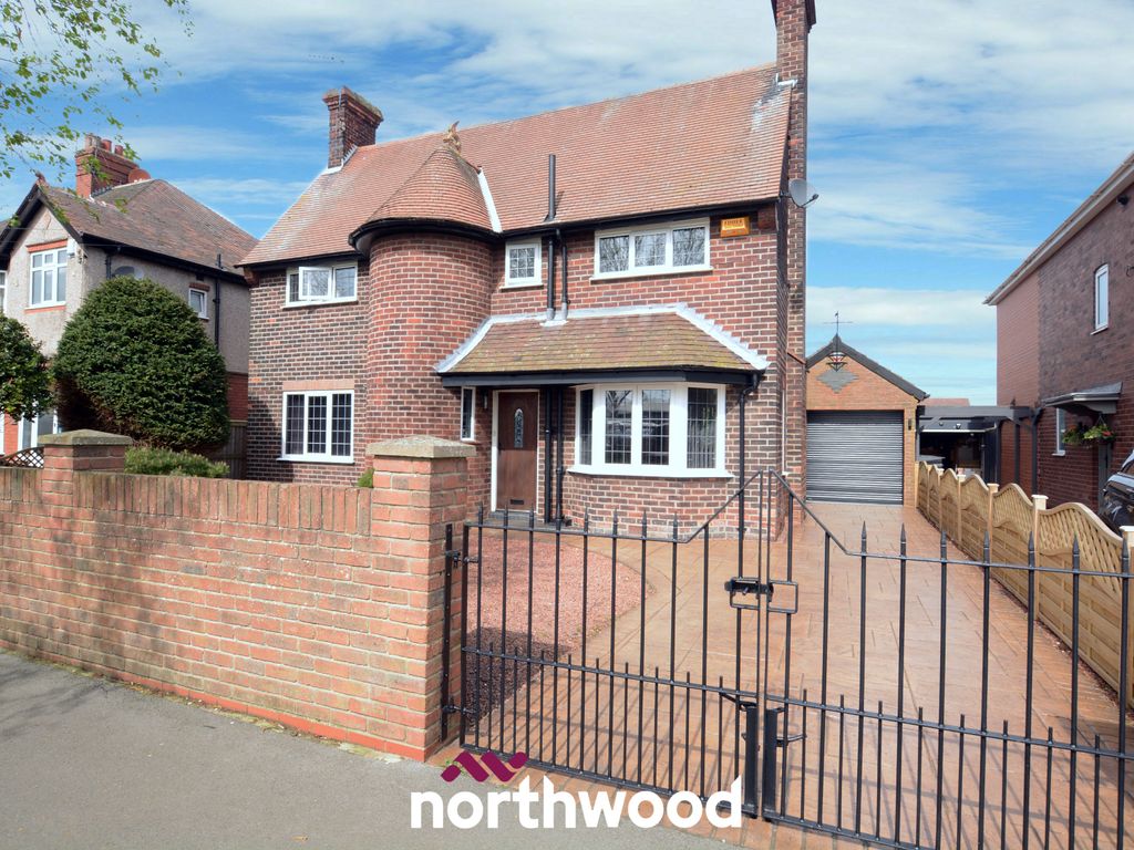 3 bed detached house for sale in Centenary Road, Goole, Goole DN14, £