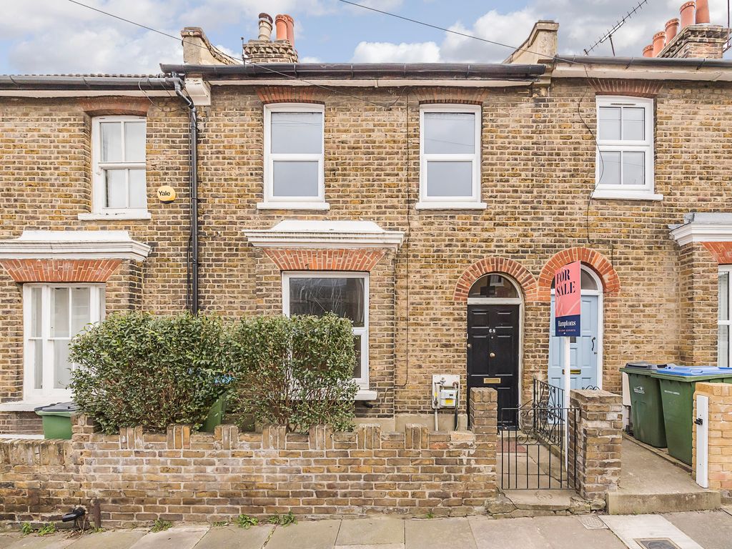 3 bed terraced house for sale in Calvert Road, London SE10, £650,000