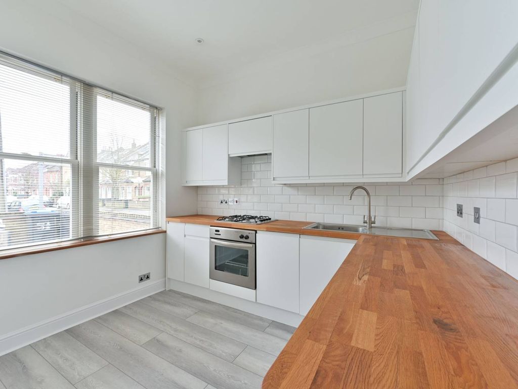 3 bed end terrace house to rent in Evelyn Road, Wimbledon, London SW19