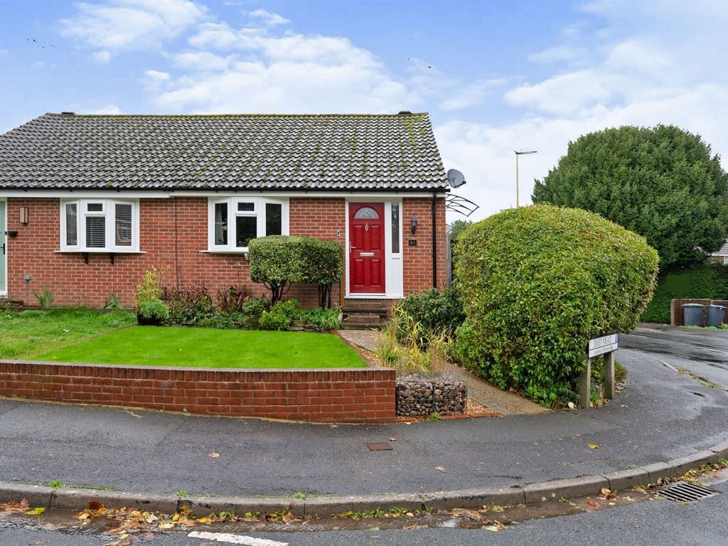 2 bed semidetached bungalow for sale in Spruce Avenue, Waterlooville
