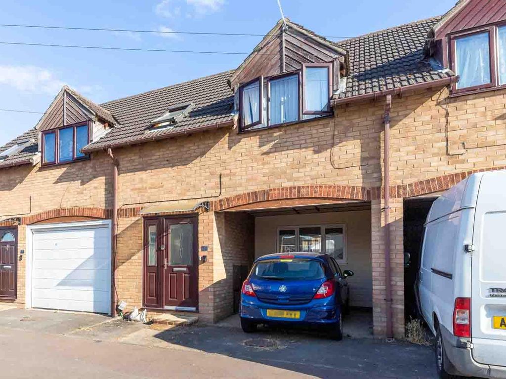 3 bed terraced house for sale in Winston Crescent, Biggleswade SG18