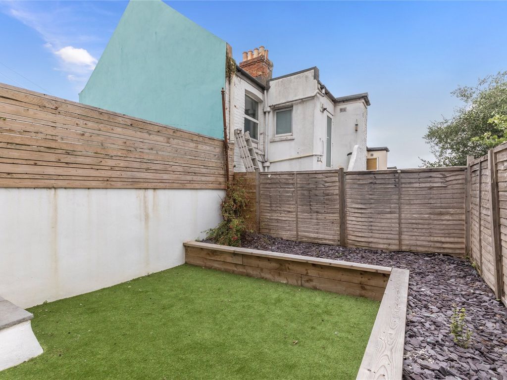 5 bed flat to rent in Elm Grove, Brighton BN2, £2,817 pcm Zoopla