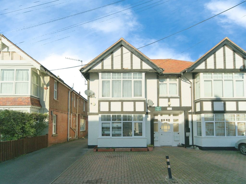 2 bed flat for sale in Northmoor Court, Stocker Road, Bognor Regis