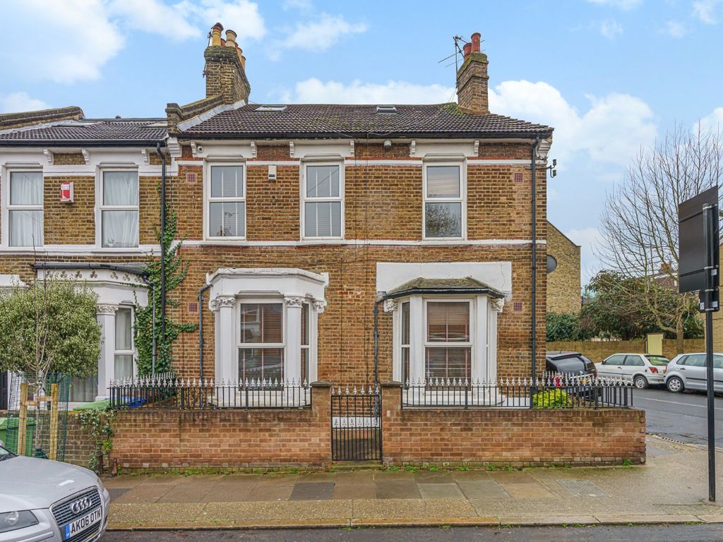 4 bed end terrace house for sale in Landcroft Road, East Dulwich