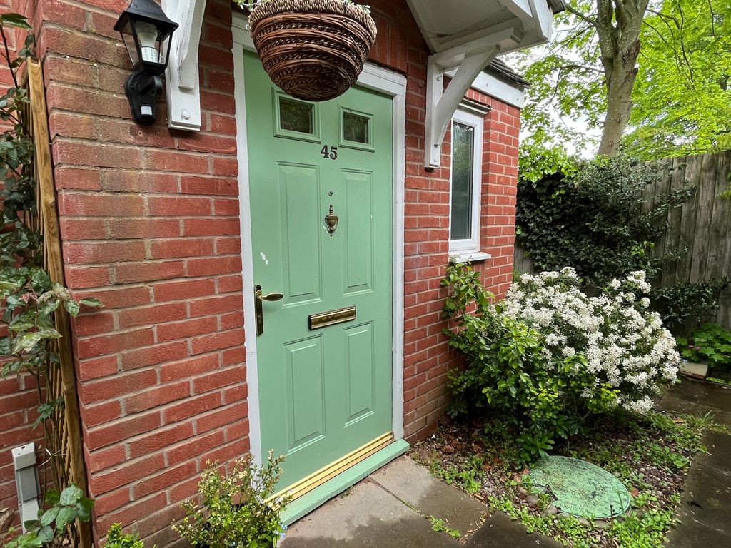 3 bed end terrace house to rent in Longfellow Road, StratfordUponAvon