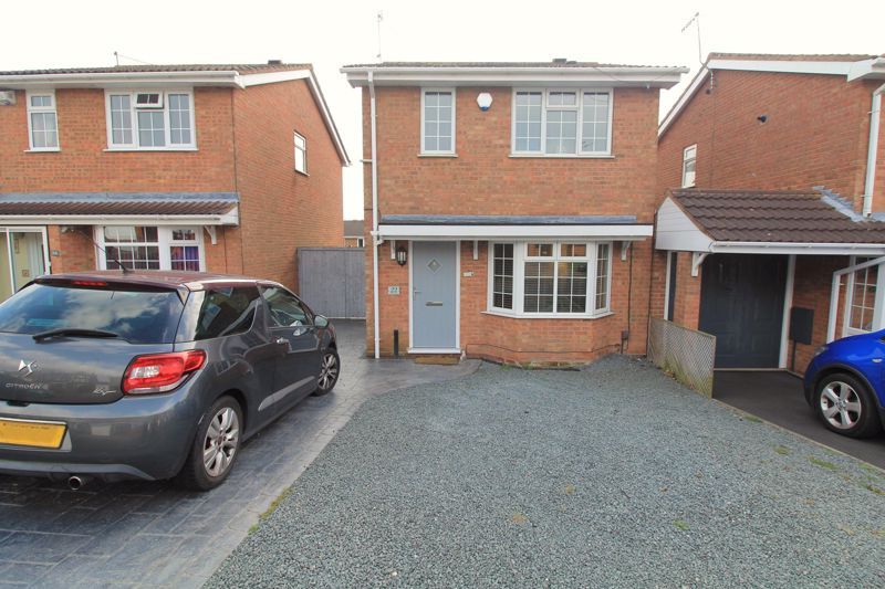 3 bed detached house for sale in Bordeaux Close, Milking Bank, Dudley