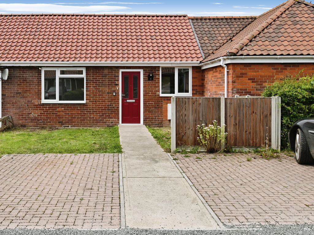 1 bed bungalow for sale in Lincoln Close, Hingham, Norwich, Norfolk NR9