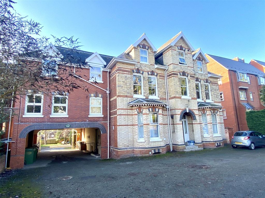 2 bed flat for sale in Bodenham Road, Hereford HR1 Zoopla