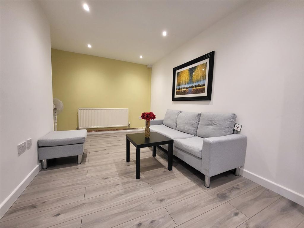 4 bed terraced house to rent in Tidenham Way, Patchway, Bristol BS34