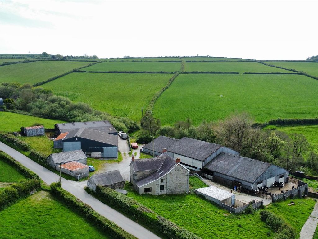 4 bed property for sale in Capel Iwan Road, Newcastle Emlyn SA38, £