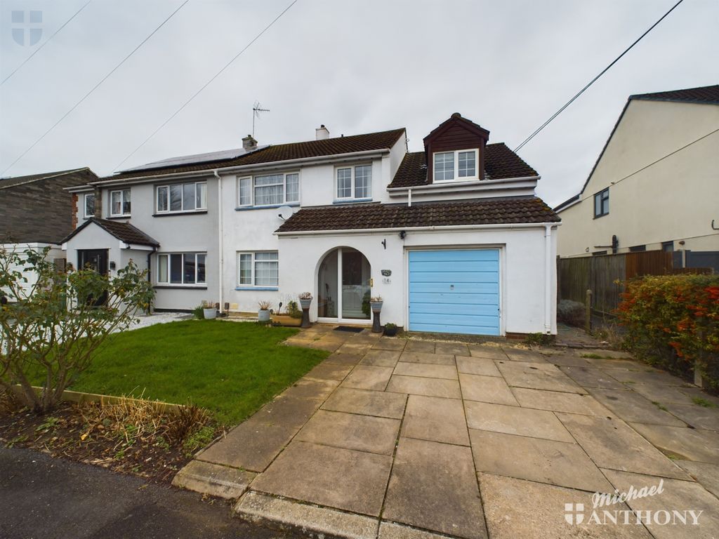 5 bed semidetached house for sale in Ivinghoe View, Aylesbury