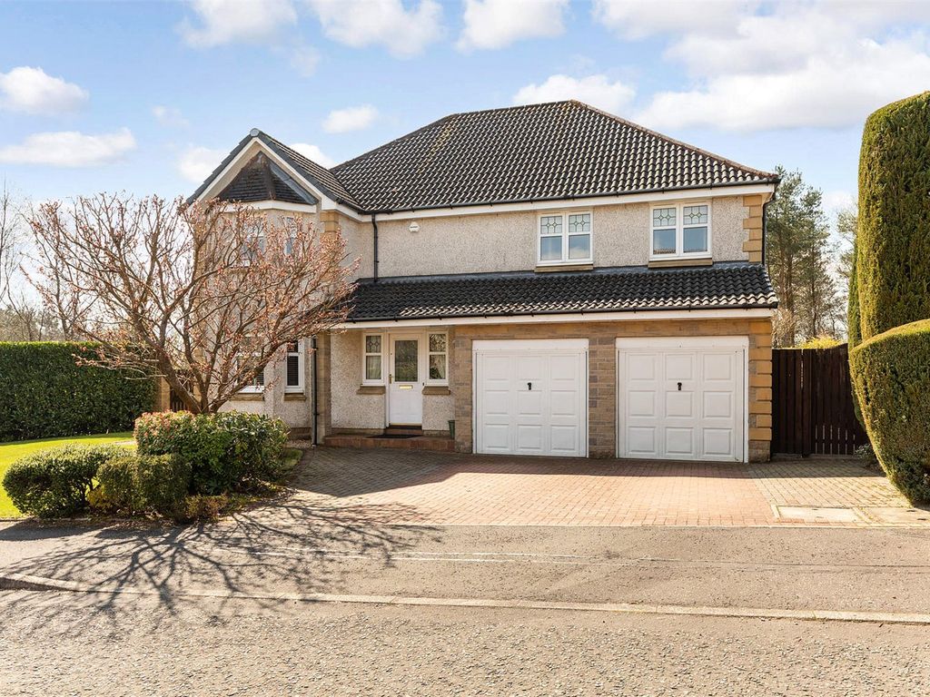 5 bed detached house for sale in Glen Dochart Drive, Cumbernauld