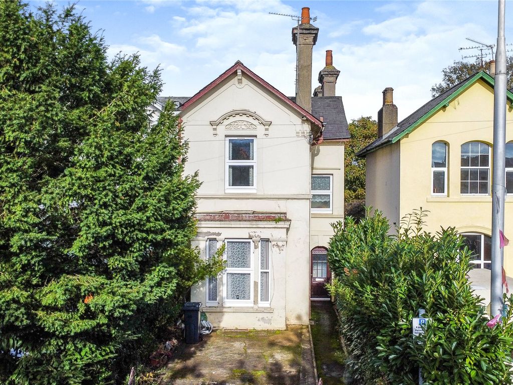 4 bed semidetached house for sale in Crescent Road, Reading, Berkshire