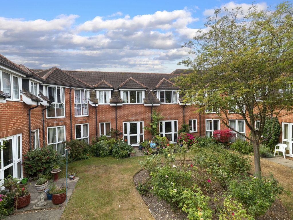 1 bed flat for sale in Collingwood Court, Royston SG8 Zoopla
