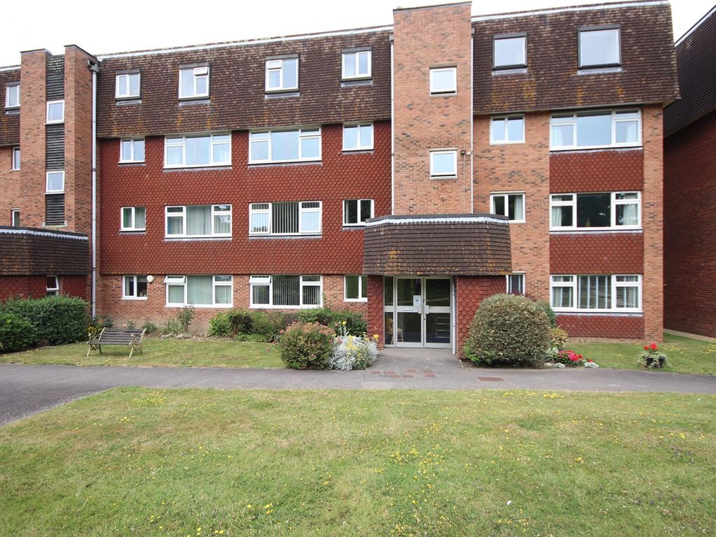 2 bed property for sale in St Marks Close, Bexhill, East Sussex TN39