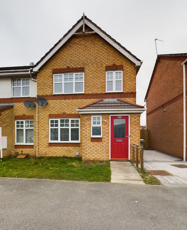 3 bed end terrace house to rent in Lindale Close, Moreton, Wirral