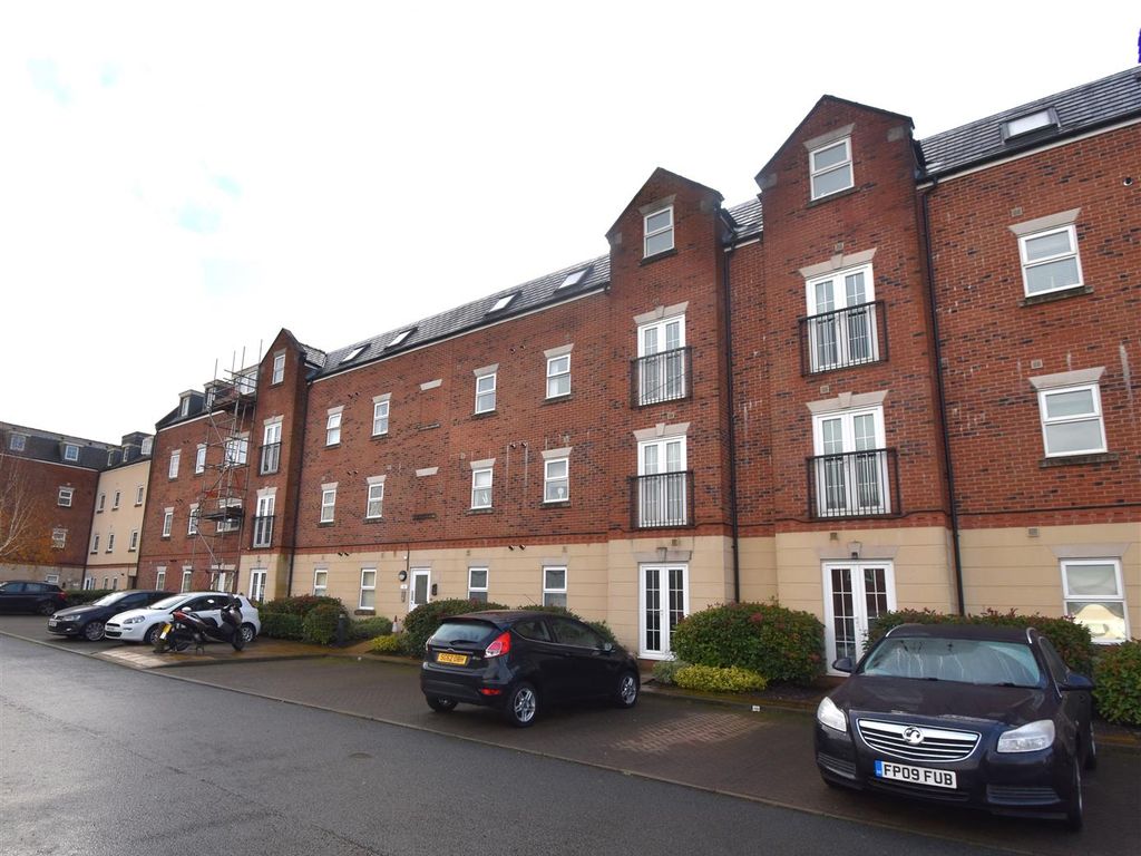 2 bed flat to rent in Beckford Court, Tyldesley, Manchester M29, £750