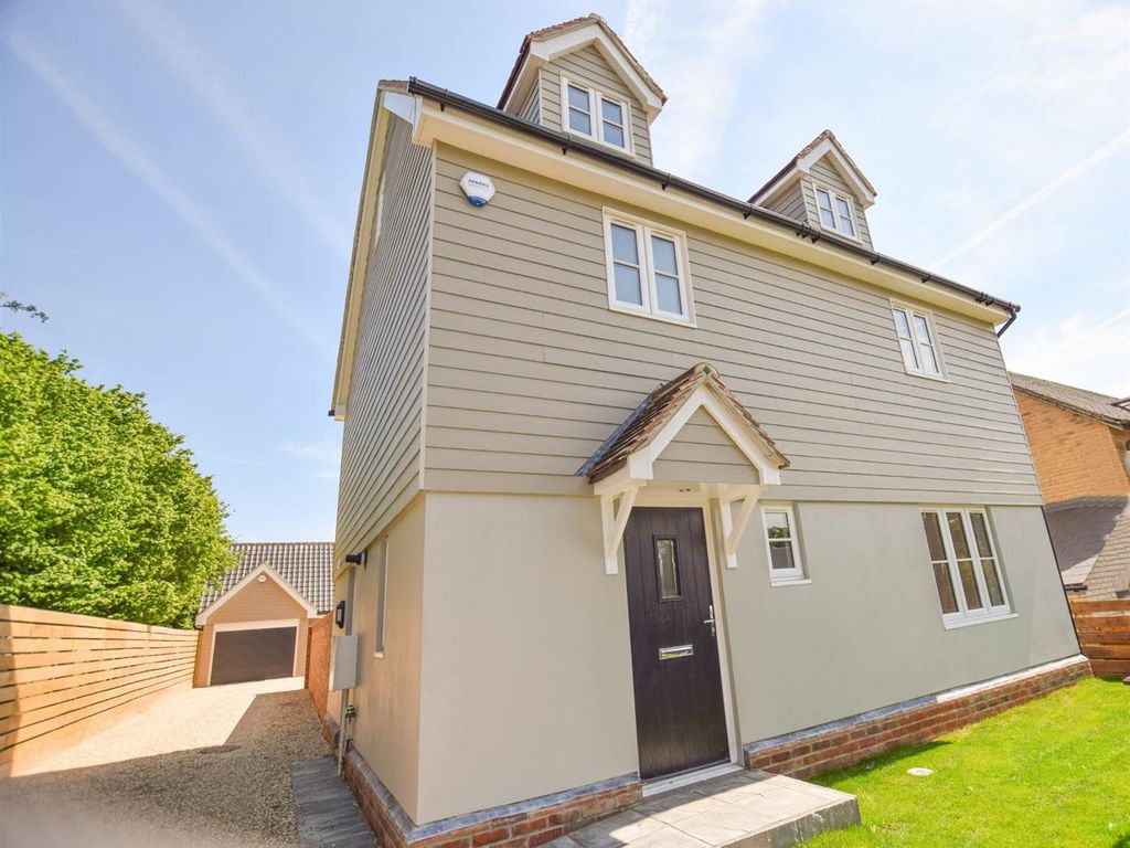 4 bed detached house to rent in London Road, Six Mile Bottom, Newmarket