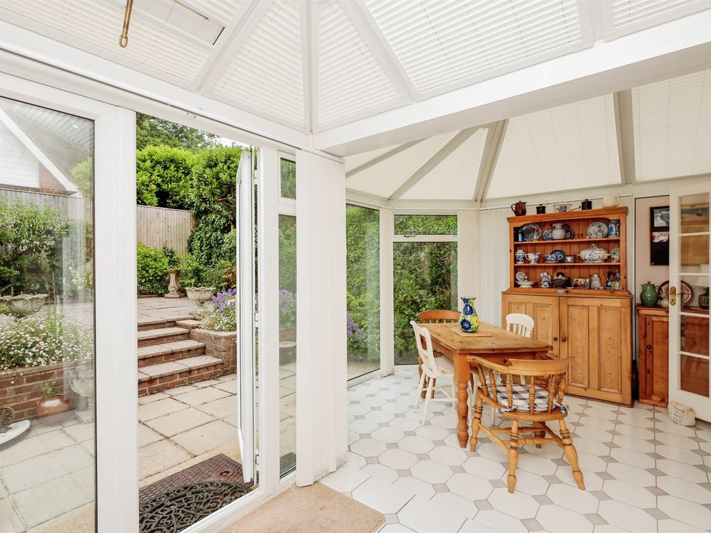 3 bed semidetached house for sale in Lodge Avenue, Willingdon