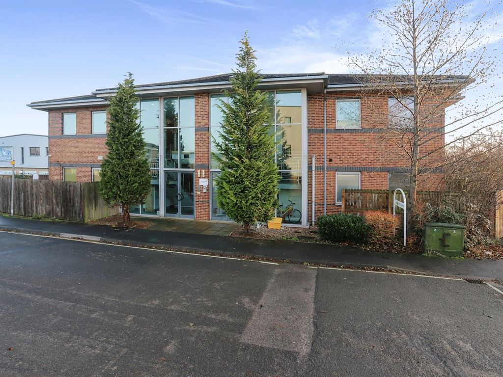 2 bed flat for sale in Cayley Court, Cayley Drive, York YO30, £