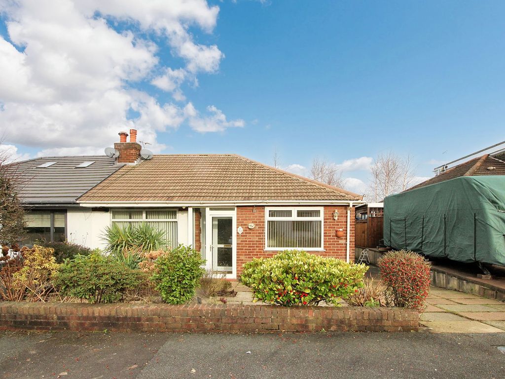 3 bed semidetached bungalow for sale in Roscoe Avenue, NewtonLe